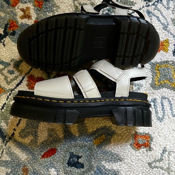 Doc Marten Chunky Platform Sandals | Stone Gray Size 10 - Picture 3 of 3